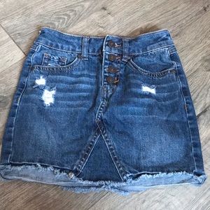 Tilly’s Girls Button Up Denim Skirt (Ripped)